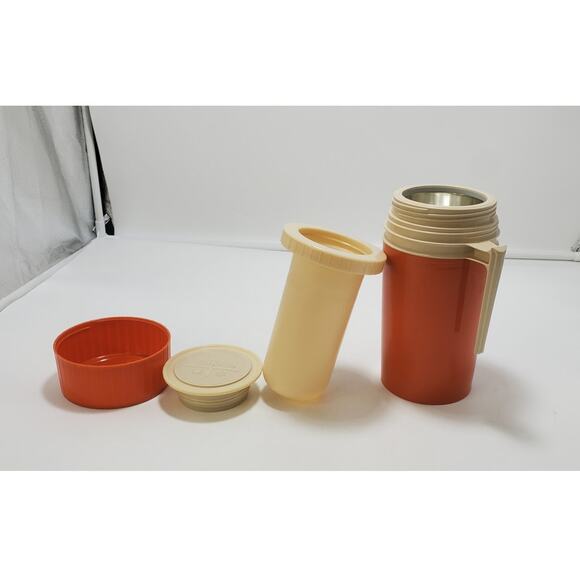 Vintage Thermos One Pint Capacity Model 7202, PRE-OWNED - Picture 6 of 10